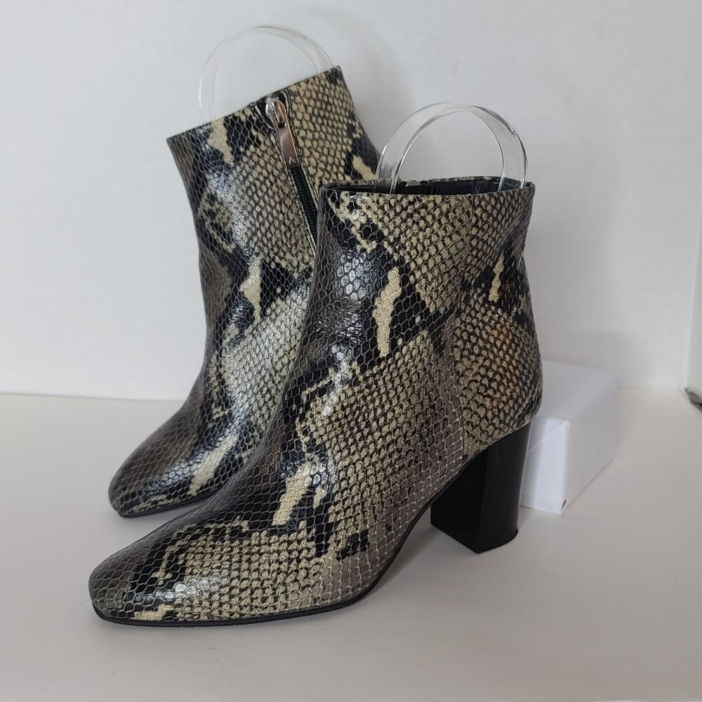 Aquatalia Florita Snakeskin Bootie Leather Block‎ Heel Size 6.5